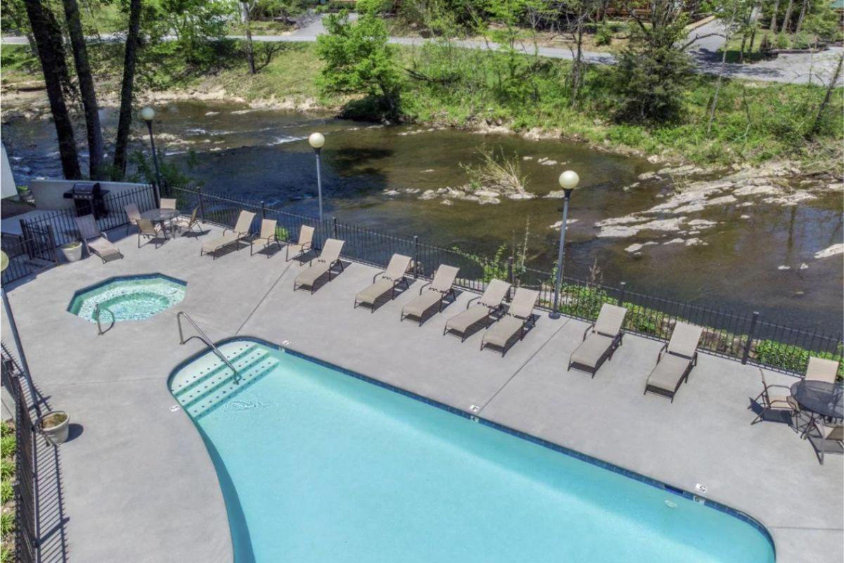 Cl 204 River Mist Pigeon Forge Extérieur photo